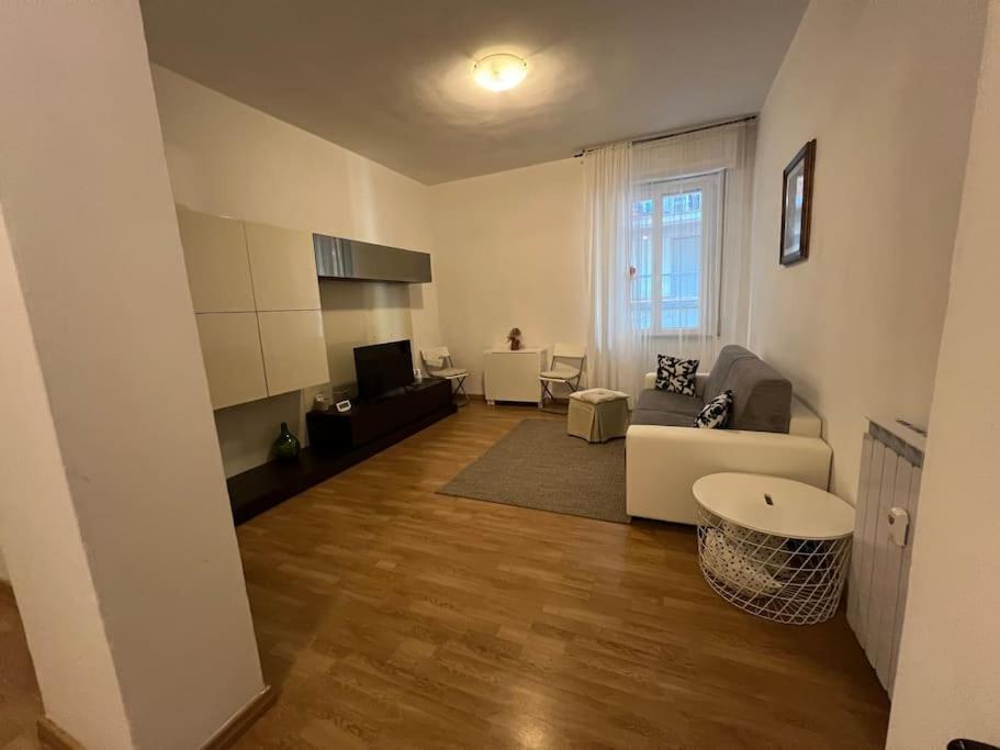 Perla In The Sea Apartment ลาสเปเซีย ภายนอก รูปภาพ